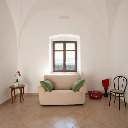 아파트 Casa Lucrezia 2 *