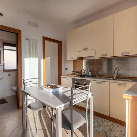Casa Lucrezia 2 * 치스테르니노