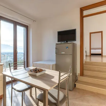 Casa Lucrezia 2 아파트