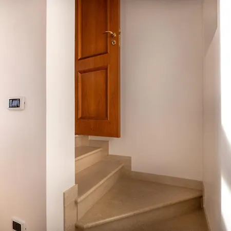 Casa Lucrezia 2 치스테르니노